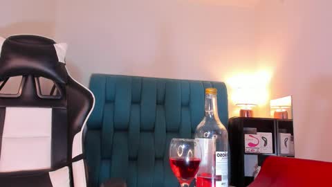 alannaughty_ online show from 02.14.25