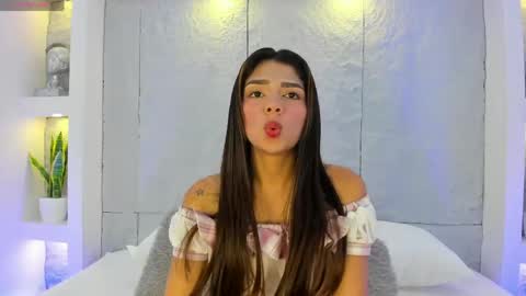 Alassia Hocthner online show from 04.11.26