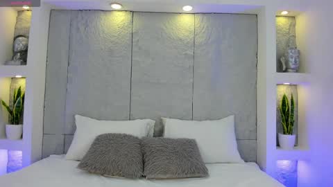 Alassia Hocthner online show from 04.14.26