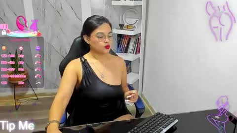Snapshot of alayasmile chatting on 10.02.25 Alaya online show from 10.02.25