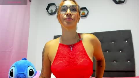 Snapshot of alba_grey chatting on 05.15.26 alba online show from 05.15.26