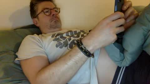 Snapshot of albandant chatting on 12.28.24 albandant online show from 12.28.24