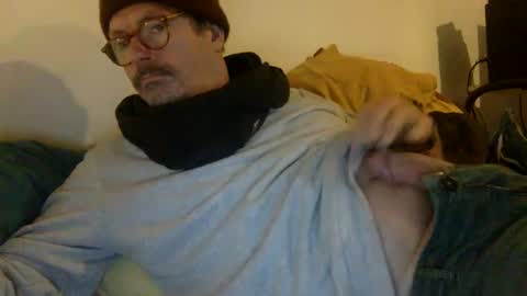 Snapshot of albandant chatting on 02.28.25 albandant online show from 02.28.25