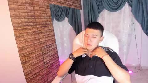 Snapshot of aleckk_boy chatting on 10.25.25 Aleck Boy online show from 10.25.25