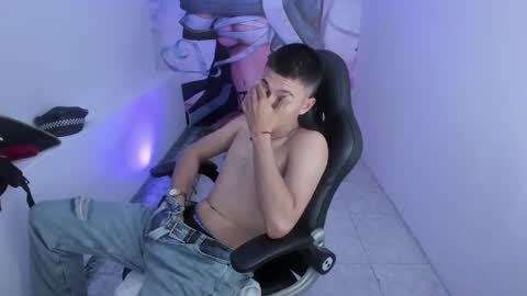 Snapshot of aleckk_boy chatting on 10.31.25 Aleck Boy online show from 10.31.25