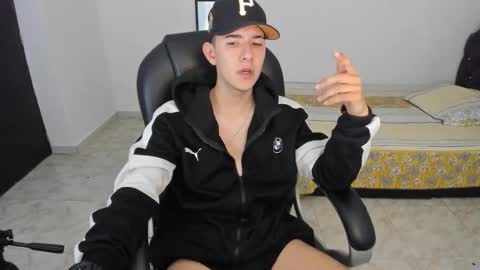 Snapshot of aleckk_boy chatting on 11.27.25 Aleck Boy online show from 11.27.25