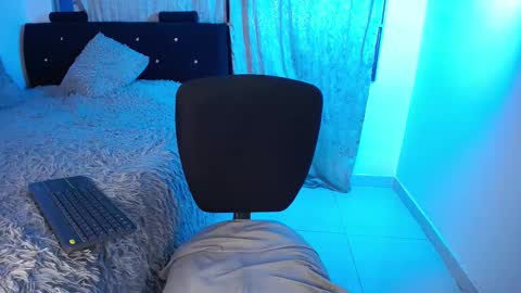 Snapshot of aleeehsanz chatting on 02.27.25 online show from 02.27.25