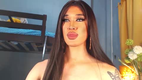 Snapshot of aleinacroft chatting on 03.04.25 aleinacroft online show from 03.04.25