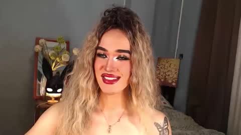 Snapshot of aleinacroft chatting on 09.25.25 aleinacroft online show from 09.25.25