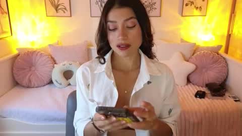 Snapshot of alejandhra chatting on 11.26.25 Alejandhra online show from 11.26.25