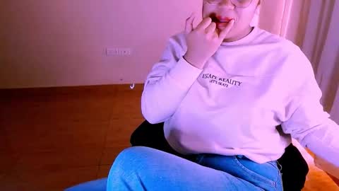 Alejandra  online show from 10.14.25