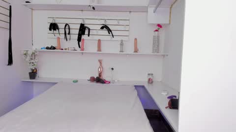 Alejandra online show from 11.08.25