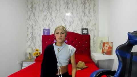 ALEJANDRA JAMES online show from 04.14.26