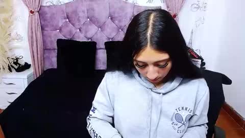 ALEJANDRA online show from 11.06.25