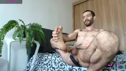 Snapshot of alejandro_bigcock chatting on 06.08.26 Alejandro Hernndez online show from 06.08.26