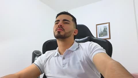 alejandroo_7 online show from 01.04.25