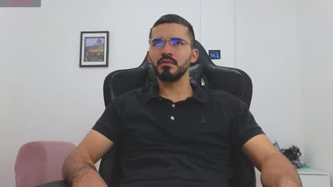 alejandroo_7 online show from 12.18.25