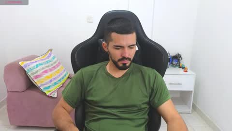 alejandroo_7 online show from 02.04.26