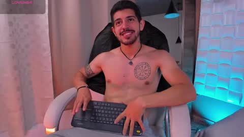 Snapshot of alejandrostorm chatting on 12.20.25 Alejo online show from 12.20.25