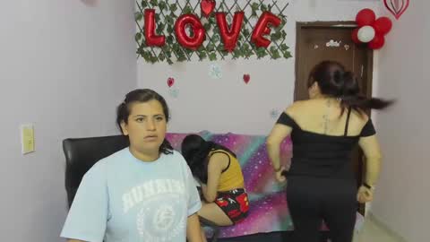 zoe and Kataleya online show from 03.04.25