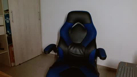 Snapshot of alejo_hot23 chatting on 02.12.26 David online show from 02.12.26