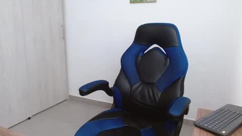 Snapshot of alejo_hot23 chatting on 02.14.26 David online show from 02.14.26