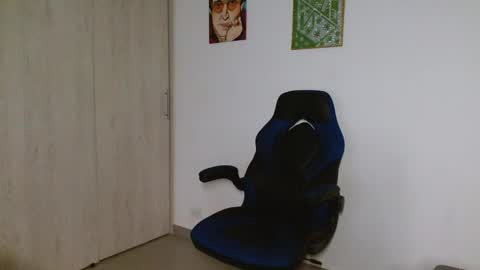 Snapshot of alejo_hot23 chatting on 02.17.26 David online show from 02.17.26