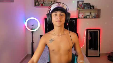 Snapshot of alejoo_storms chatting on 11.14.25 alejo online show from 11.14.25