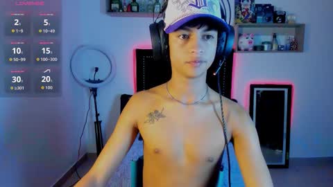 Snapshot of alejoo_storms chatting on 11.15.25 alejo online show from 11.15.25