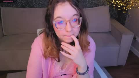 Snapshot of aleks_caste chatting on 04.28.26 Aleks online show from 04.28.26