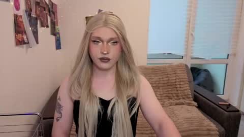 ALENA  INDEPENDENT MODEL online show from 05.22.26