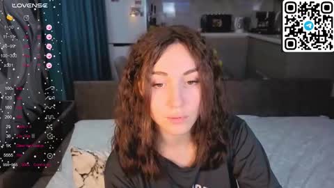 Snapshot of alena_mell chatting on 12.17.25 Alenkaaa online show from 12.17.25