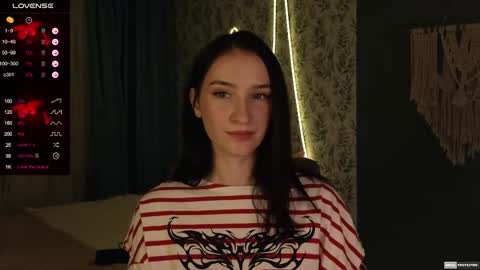 Snapshot of alena_navi chatting on 12.20.24 Alena online show from 12.20.24