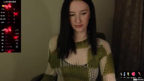 Snapshot of alena_navi chatting on 12.21.24 Alena online show from 12.21.24