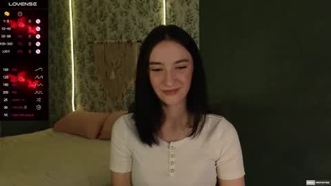 Snapshot of alena_navi chatting on 02.18.25 Alena online show from 02.18.25