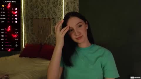 Snapshot of alena_navi chatting on 02.27.25 Alena online show from 02.27.25