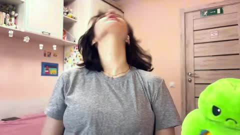 Nora online show from 04.10.26