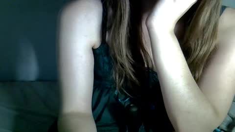 Snapshot of aleniia19 chatting on 09.27.25 Aleniia19 online show from 09.27.25