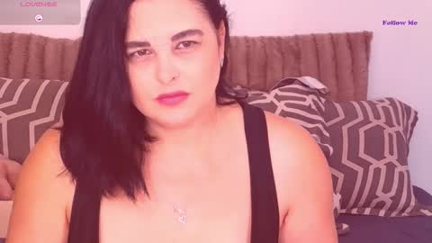 Snapshot of alenni chatting on 09.15.25 Alenni online show from 09.15.25