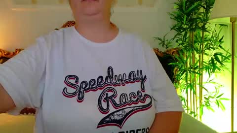 Snapshot of alesha_arabian_ chatting on 06.08.26 alesha_arabian_ online show from 06.08.26