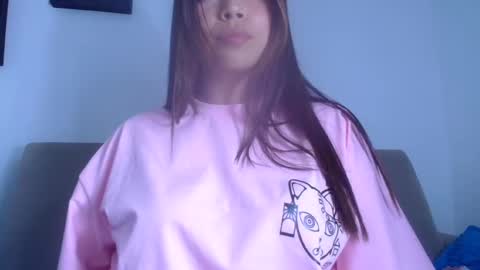 Snapshot of aleska_dollx chatting on 12.22.24 QUEEN OFF MILk IM BACK 15 NOV online show from 12.22.24