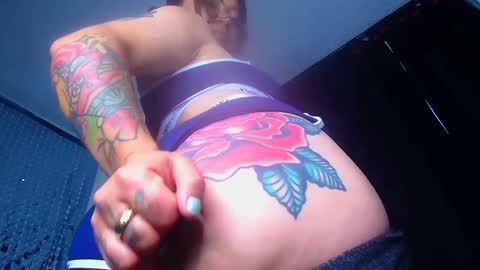 Snapshot of aleska_dollx chatting on 02.07.25 QUEEN OFF MILk IM BACK 15 NOV online show from 02.07.25