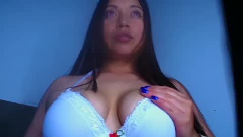 Snapshot of aleska_dollx chatting on 02.13.25 QUEEN OFF MILk IM BACK 15 NOV online show from 02.13.25