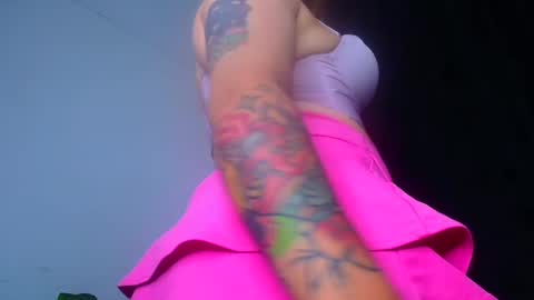 Snapshot of aleska_dollx chatting on 02.16.25 QUEEN OFF MILk IM BACK 15 NOV online show from 02.16.25