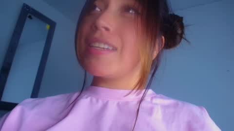 Snapshot of aleska_dollx chatting on 03.05.25 QUEEN OFF MILk IM BACK 15 NOV online show from 03.05.25