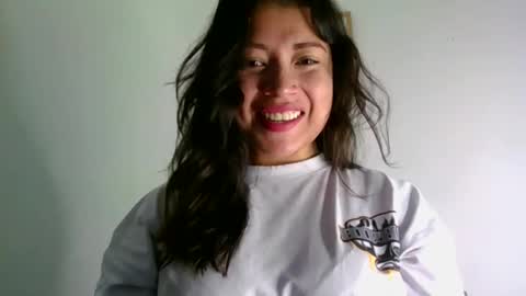 QUEEN OFF MILk  IM BACK  15 NOV online show from 04.01.26