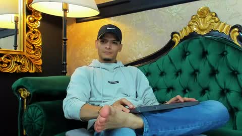 Snapshot of aless_king chatting on 05.25.26 Alessandro King online show from 05.25.26
