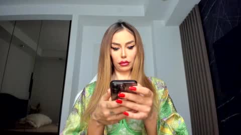 Snapshot of alessa_burns chatting on 02.02.25 Alessa online show from 02.02.25