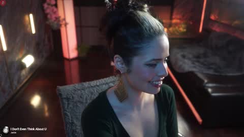 Alessa Goreng online show from 10.26.25