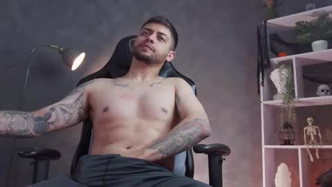 Alessandro INDEPENDENT MODEL online show from 10.26.25